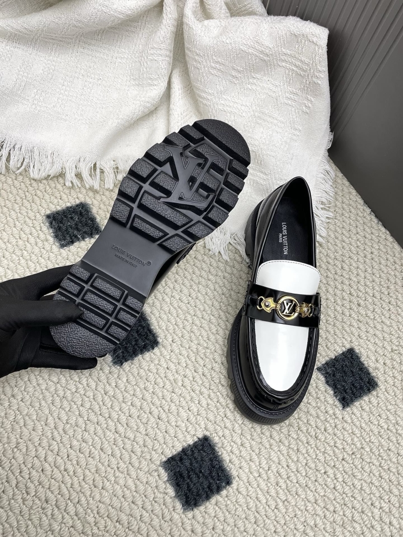 l0vis Vvtt0n loafers